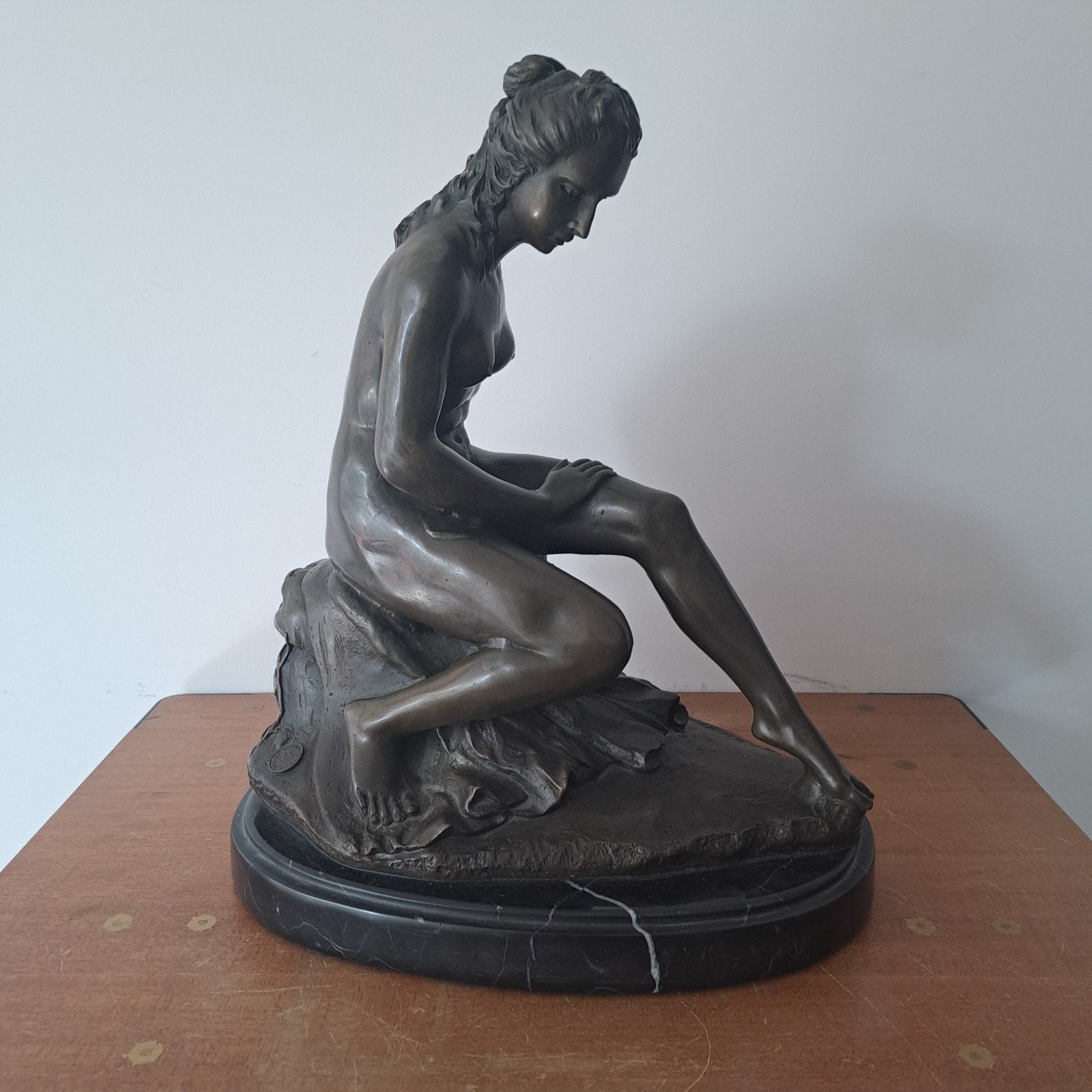 bronzen beeld vrouw Callegrain, Ophalen of Verzenden, Brons, 20 - 50 cm, Op sokkel