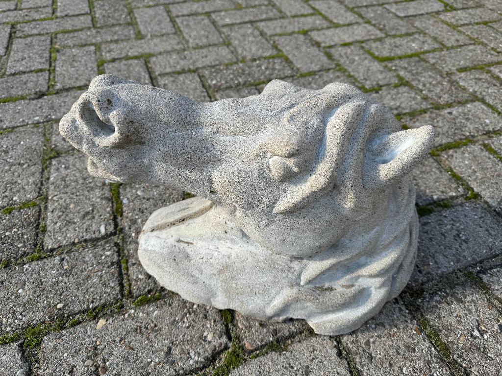Betonnen paardenhoofden, Ophalen, Gebruikt, Beton, Dierenbeeld