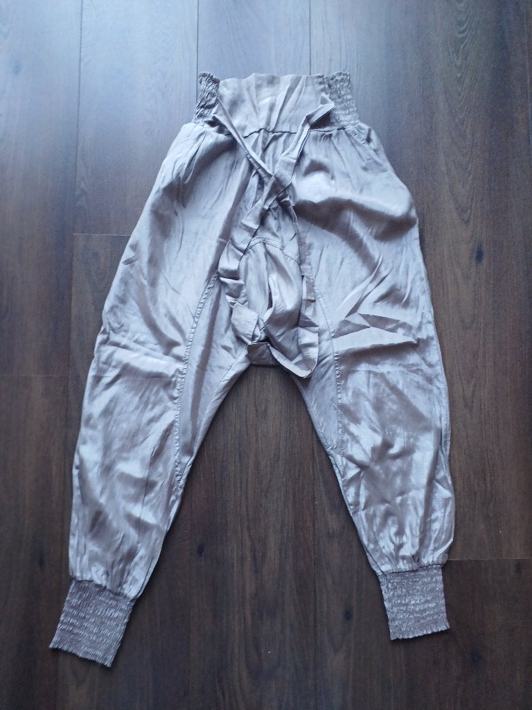 129 Harembroek, Kleding | Dames, Broeken en Pantalons, Beige, Ophalen of Verzenden, Zo goed als nieuw, Maat 36 (S)