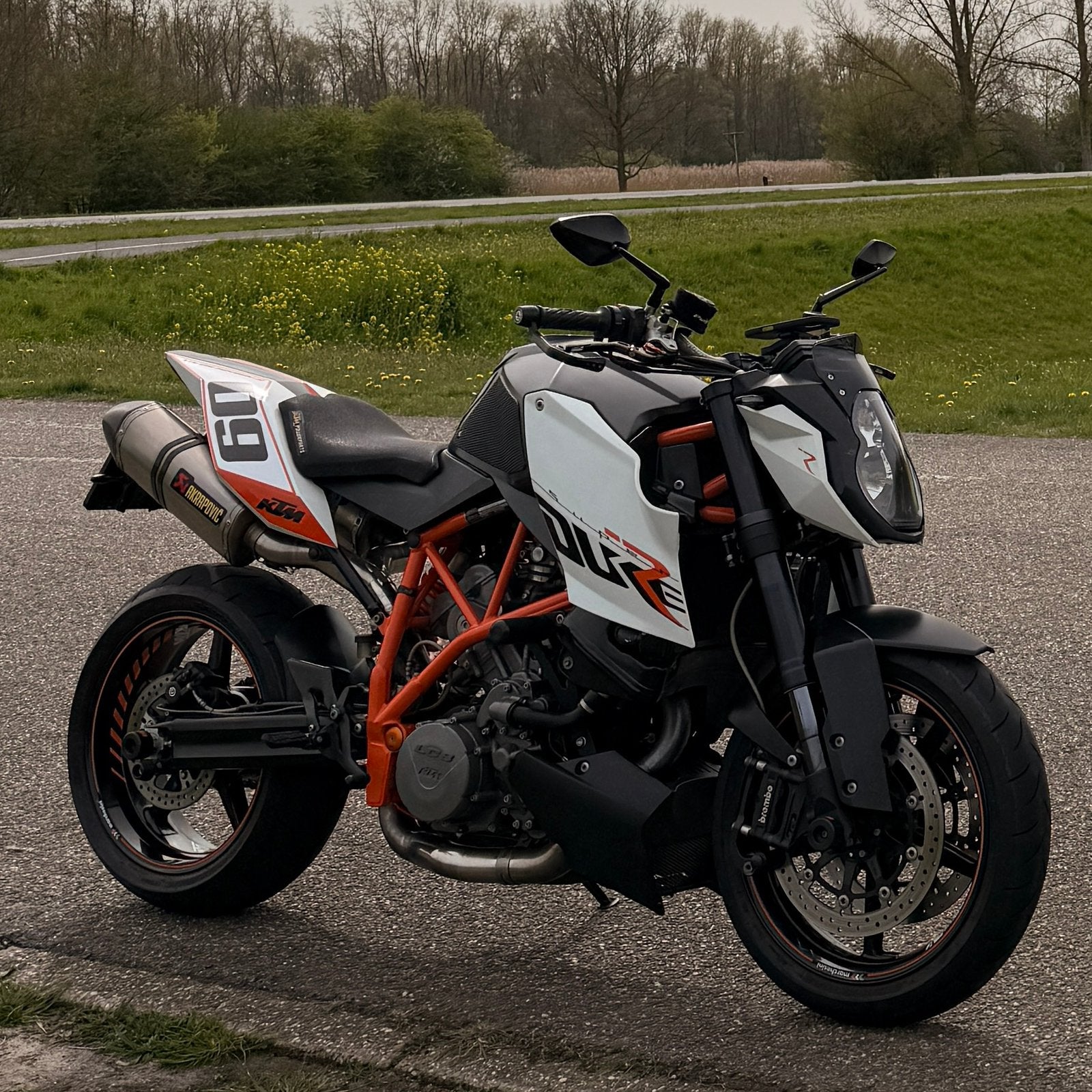 KTM 990 Super Duke R - Origineel, Akra, QS, 2 cilinders, Gebruikt, Particulier, Meer dan 35 kW