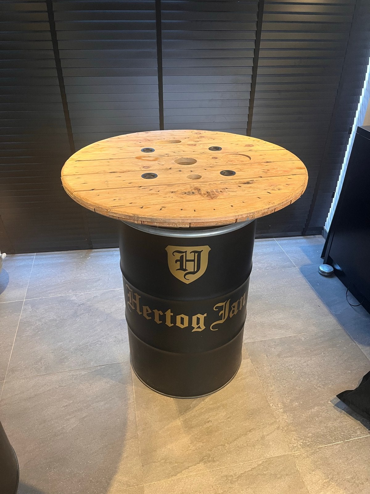 hangtafel Hertog Jan, Ophalen, Gebruikt