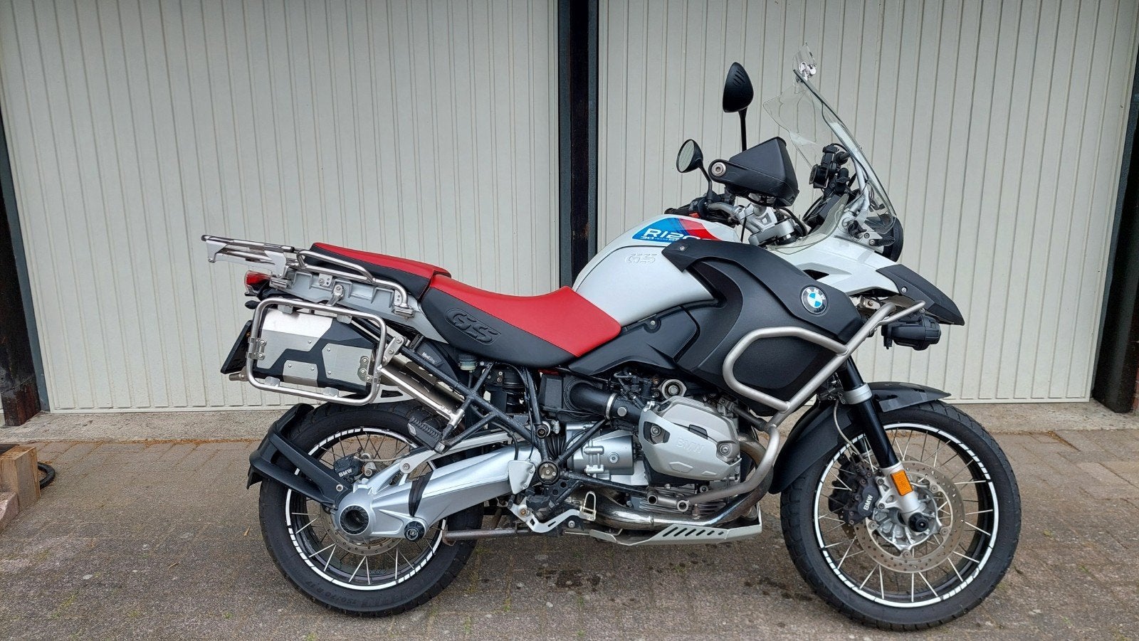 BMW R1200GS Adventure 2011 Akrapovic 30 jahre editie, Handvatverwarming, 2 cilinders, Occasion, Motorrijbewijs A