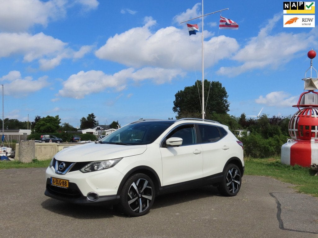 Nissan Qashqai 1.2 Tekna *KETTING VV ! *Leer *360Camera *Nav, Auto's, Nissan, Euro 5, Gebruikt, Zwart, 4 cilinders