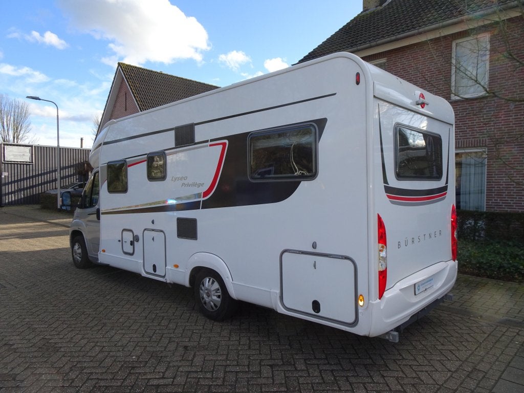 Bürstner Lyseo Privilege 744, unieke indeling, Caravans en Kamperen, Campers, Luifel, Fiat, Bedrijf, Bürstner