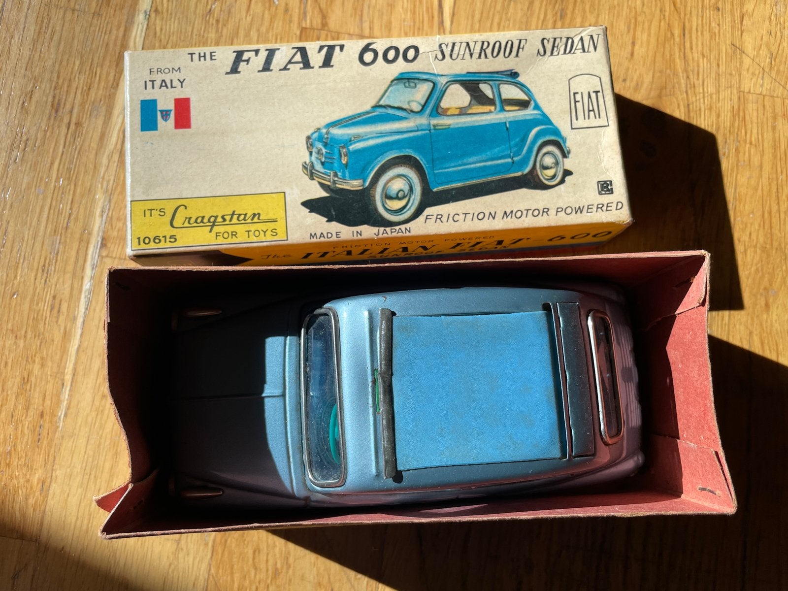 Bandai Fiat 600 & sunroof 1960 - frictie, Antiek en Kunst, Antiek | Speelgoed, Verzenden