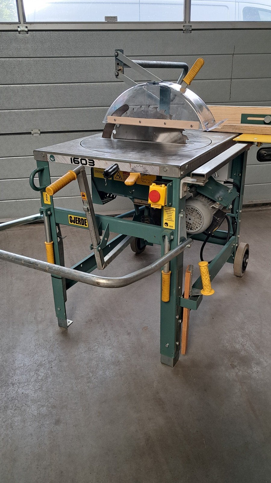 Gjerde 1603 400v bouwzaag zaagmachine Nieuwstaat, Ophalen, Zo goed als nieuw