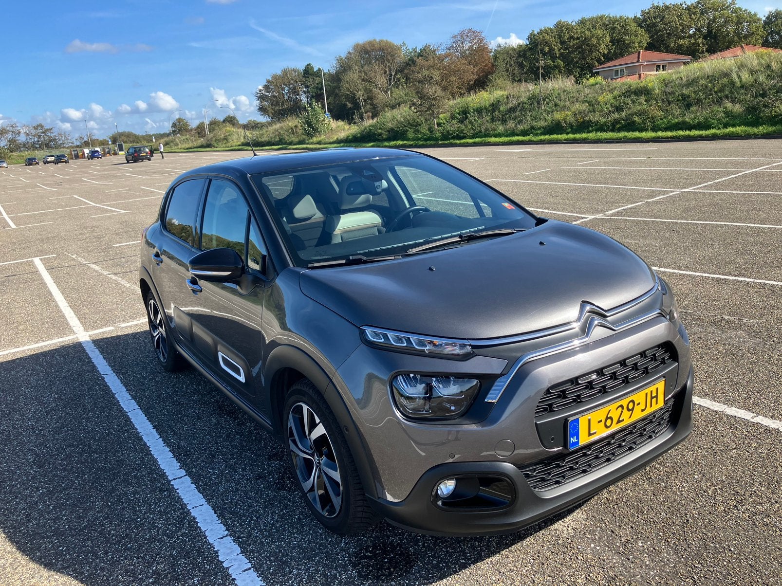 Citroën C3 1.2 Pure Tech 83pk Shine / Camera / Stoelverw., Voorwielaandrijving, 450 kg, 40 €/maand, 1199 cc