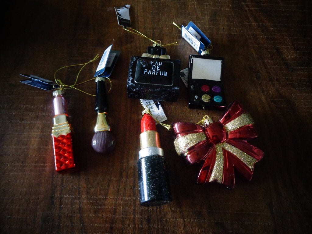 Nieuw: 6 stuks Kerstboomhangers van make-up producten, Ophalen of Verzenden, Nieuw