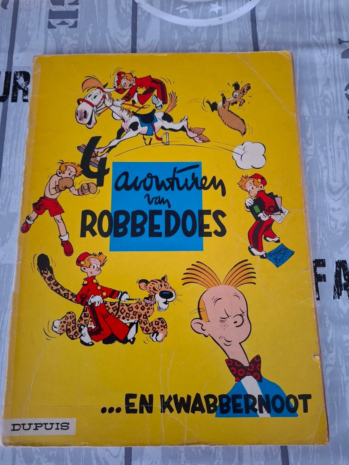 Robbedoes en Kwabbernoot - 4 avonturen - 1966, Eén stripboek, Ophalen of Verzenden, Gelezen