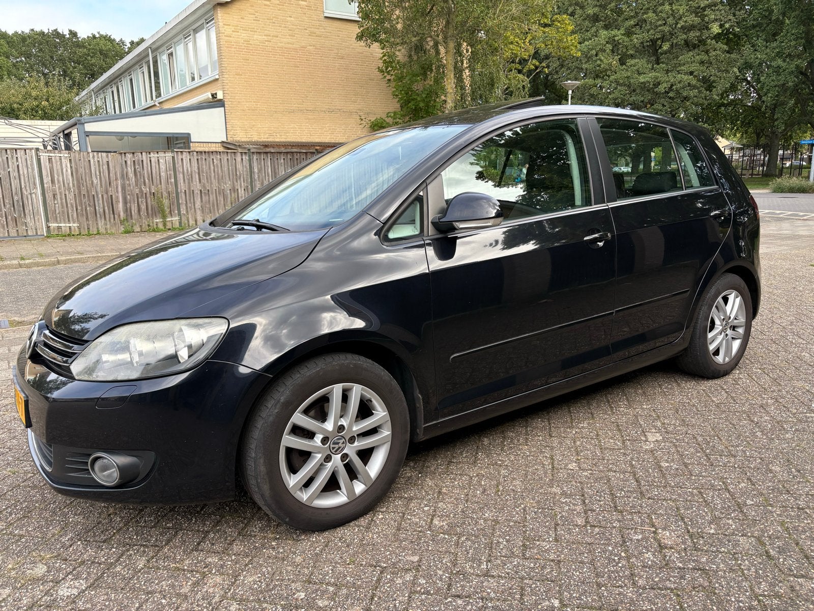 VW Golf Plus 2.0 TDI HIGHLINE/140 PK/Schuifdak/EXPORT/EURO 5, Auto's, Euro 5, 4 cilinders, Alcantara, Zwart
