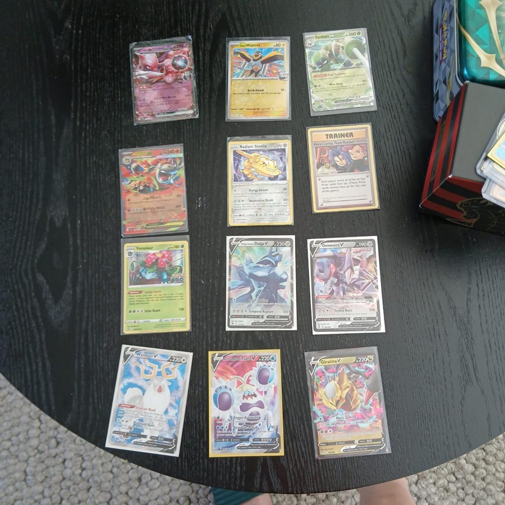 Pokémon Kaarten Collectie - Zeldzame V & VMAX Kaarten, Ophalen of Verzenden, Zo goed als nieuw, Meerdere kaarten