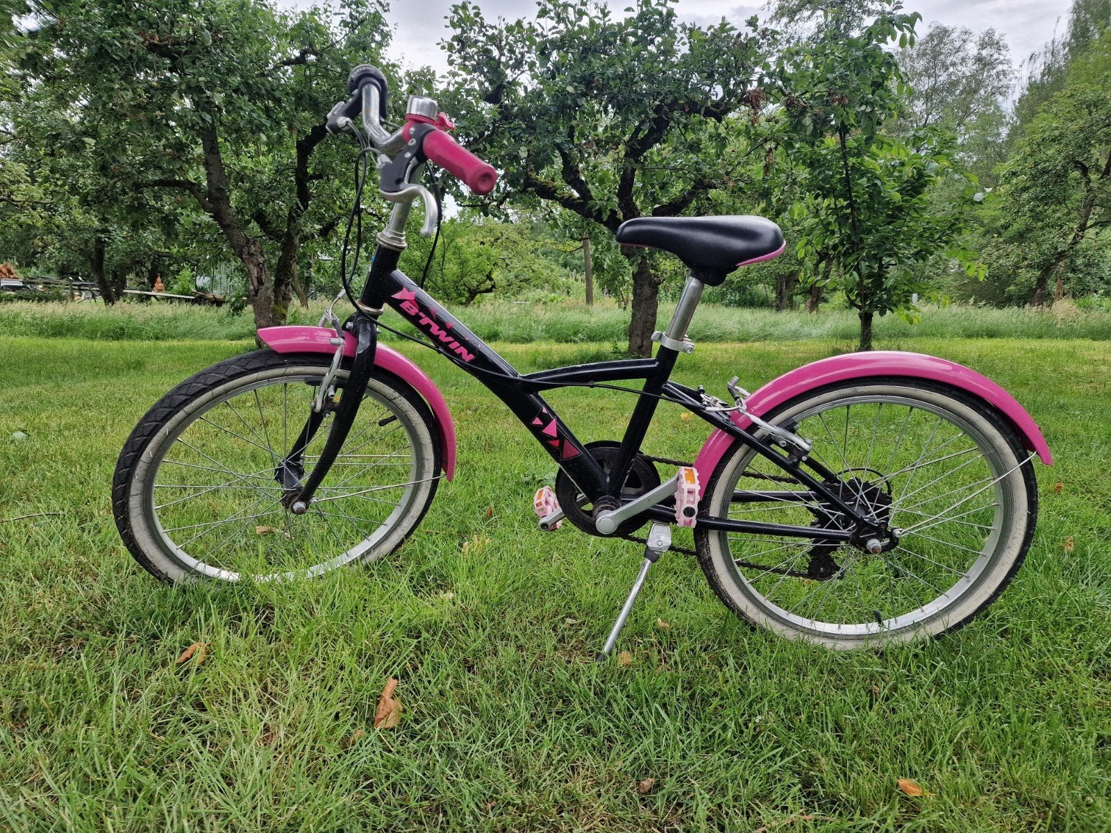 20 inch fiets roze zwart B-twin, Fietsen en Brommers, Fietsen | Meisjes, Ophalen, Gebruikt, Versnellingen, BTWIN