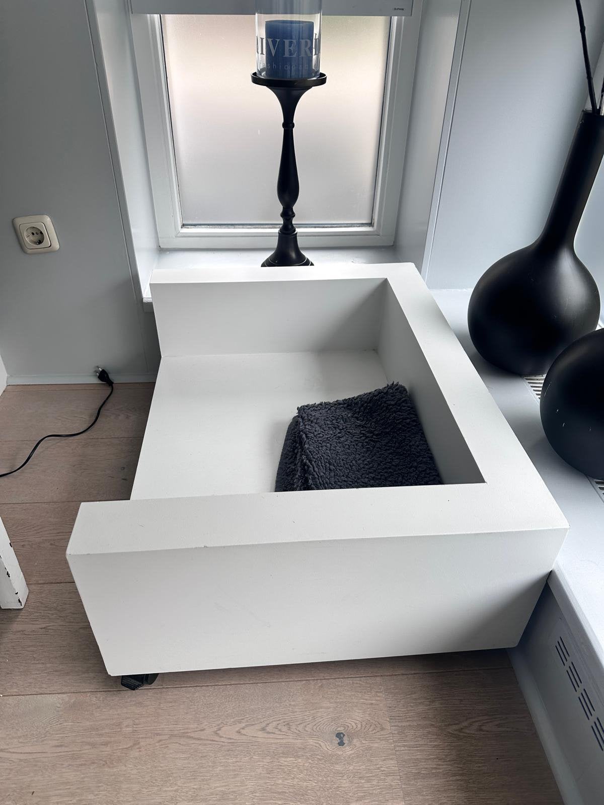 Houten honden mand, Ophalen, Overige