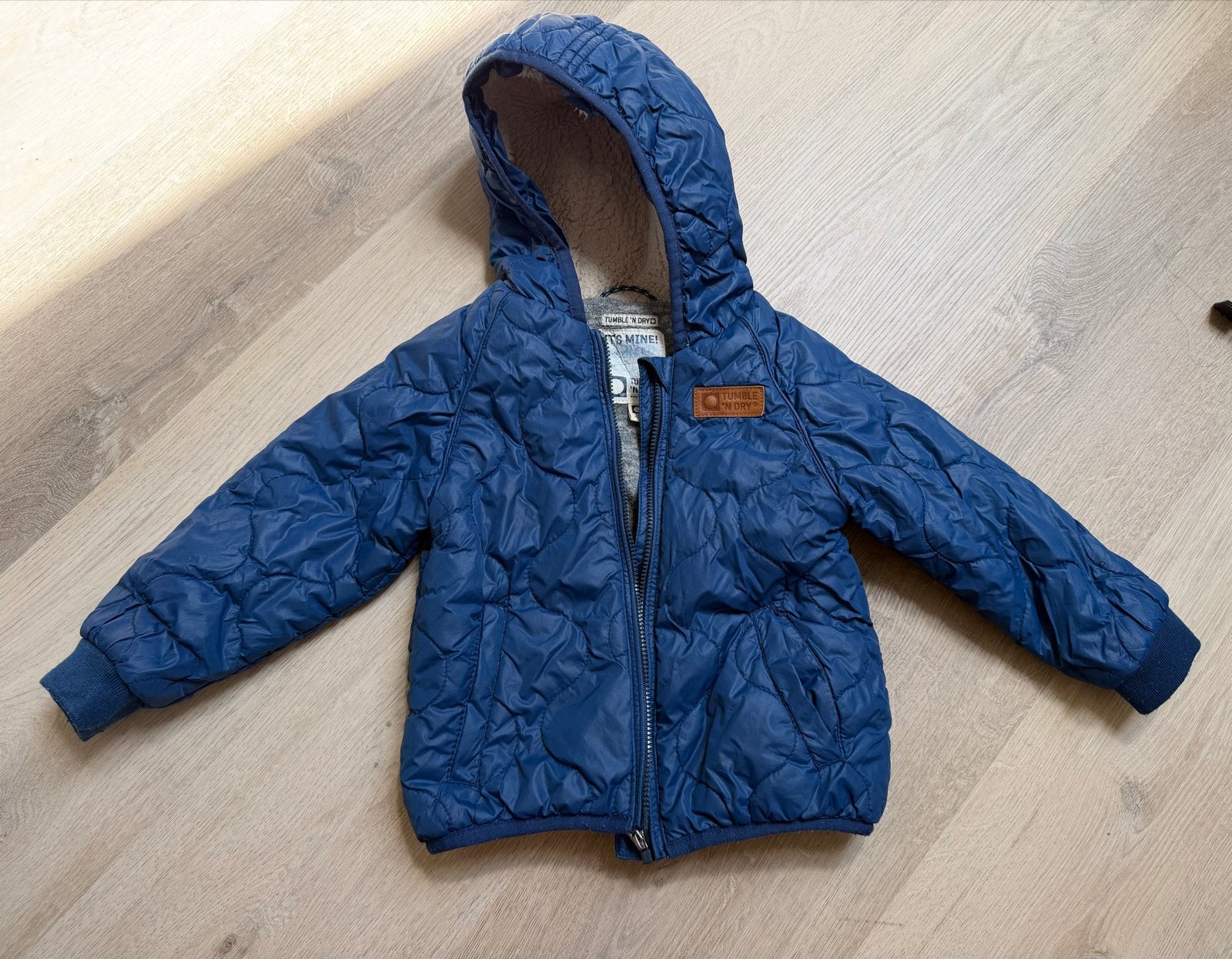 Tumble 'N Dry winterjas met capuchon - maat 86, Ophalen of Verzenden, Zo goed als nieuw, Jongetje of Meisje, Jasje