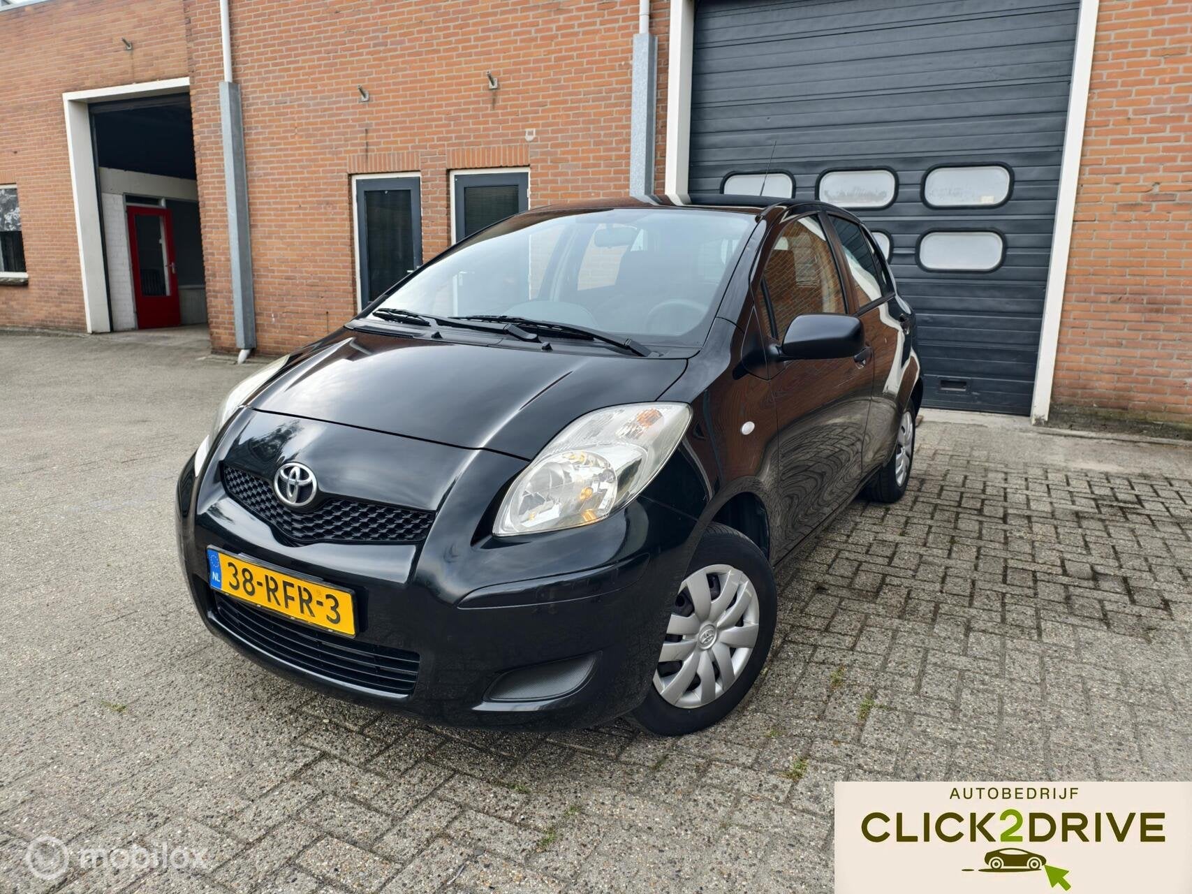 Toyota Yaris 1.0 VVTi 5 deurs, airco, rijd heerlijk., Auto's, Voorwielaandrijving, Euro 5, 750 kg, Zwart