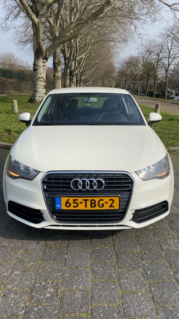 Audi A1 1.2 Tfsi 63KW 2012 Amalfi Wit, ZUINIG!, Auto's, Voorwielaandrijving, A1, 4 cilinders, 4 stoelen