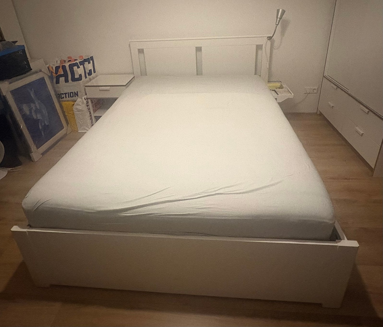 IKEA MALM bed 140x200 + 4 lades + 2 lattenbodems, Antiek en Kunst, Ophalen