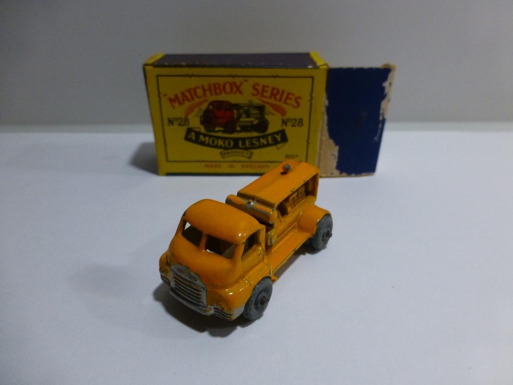 Matchbox 28 Bedford Compressor truck met doosje, Hobby en Vrije tijd, Ophalen of Verzenden, Zo goed als nieuw, Auto