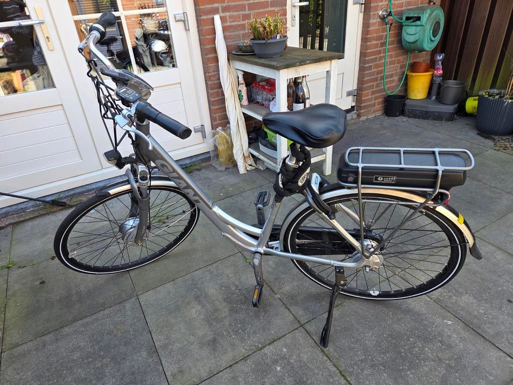 Dames electrische fiets van het merk giant, Fietsen en Brommers, Elektrische fietsen, Ophalen, Giant, Mezendaal, Jobo.models@gmail.com