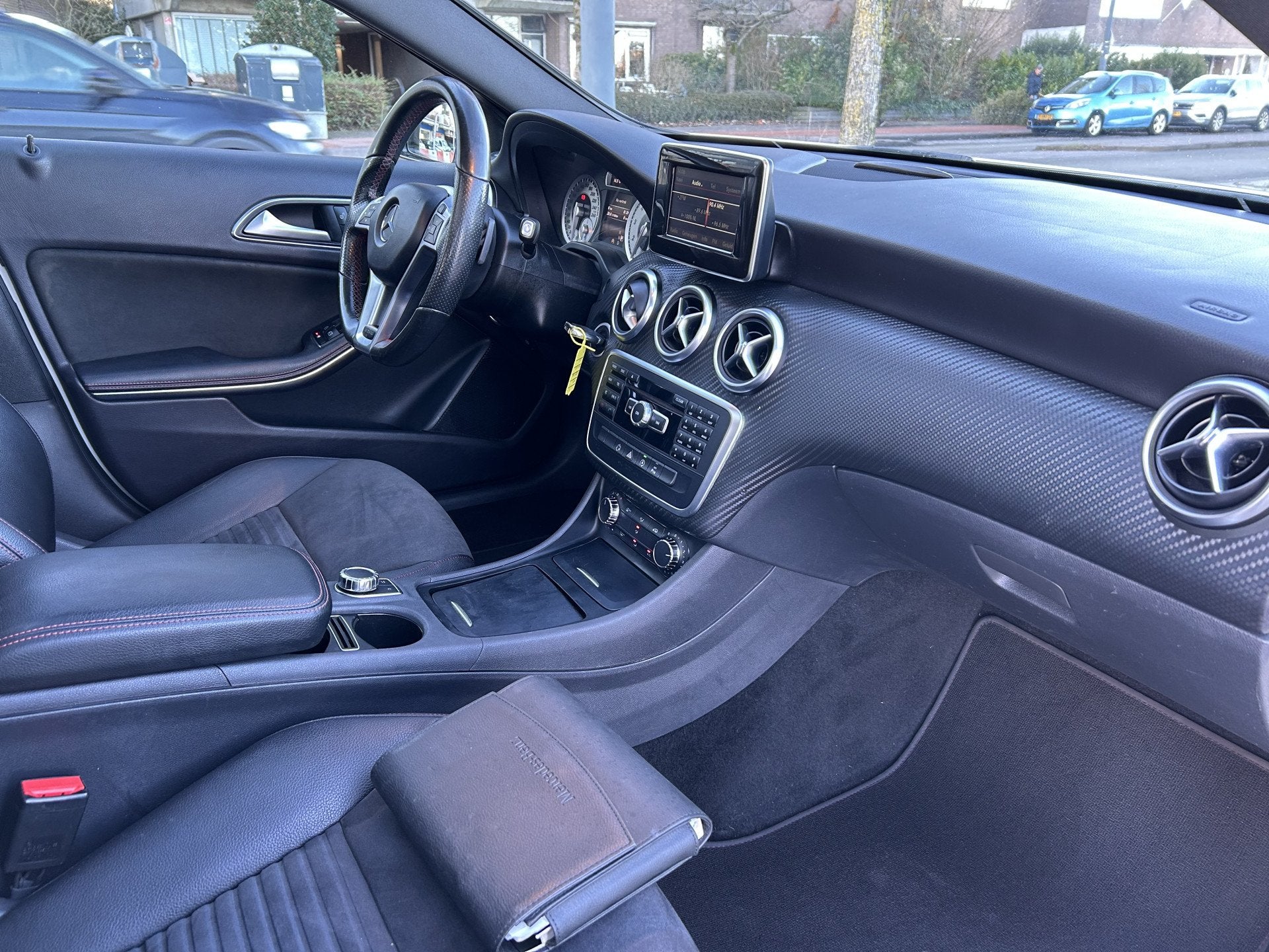 Mercedes-Benz A-Klasse 200 Prestige AMG Pakket Panodak navi/, Auto's, Gebruikt, Wit, 1595 cc, Bedrijf