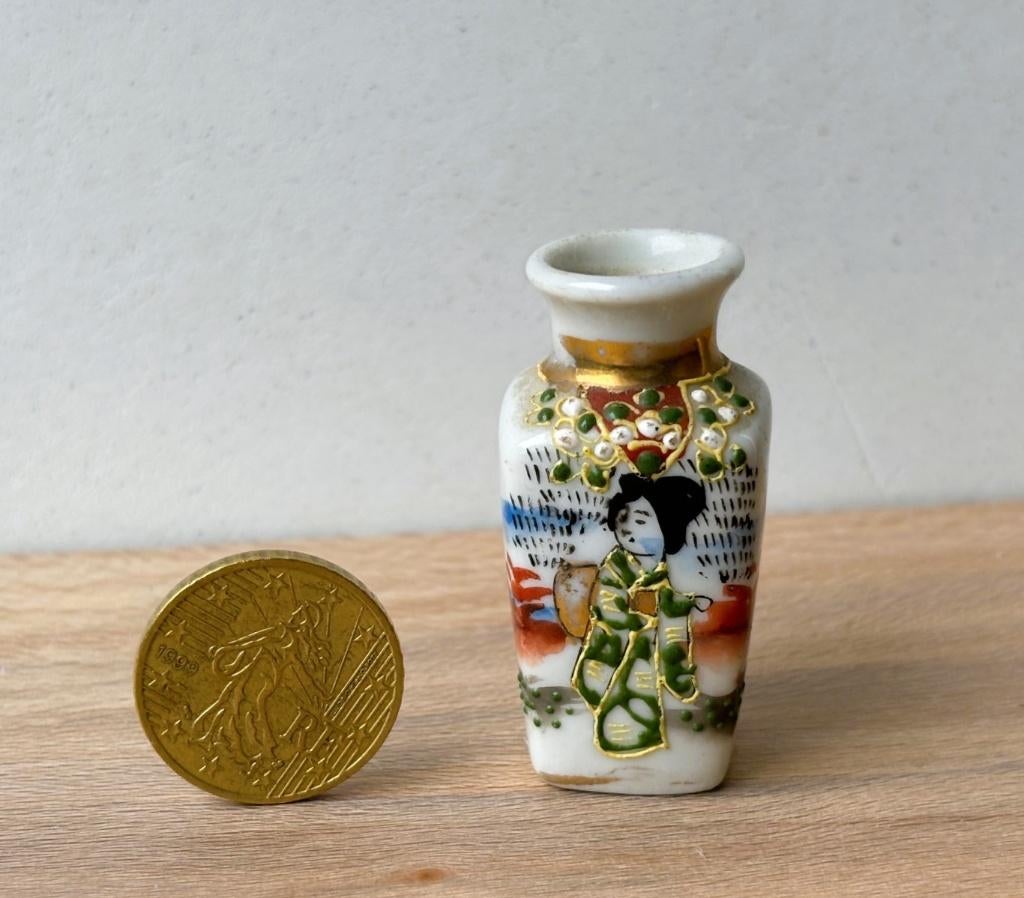 Miniatuur Japans Satsuma Vaasje Geisha 5 cm, Ophalen of Verzenden