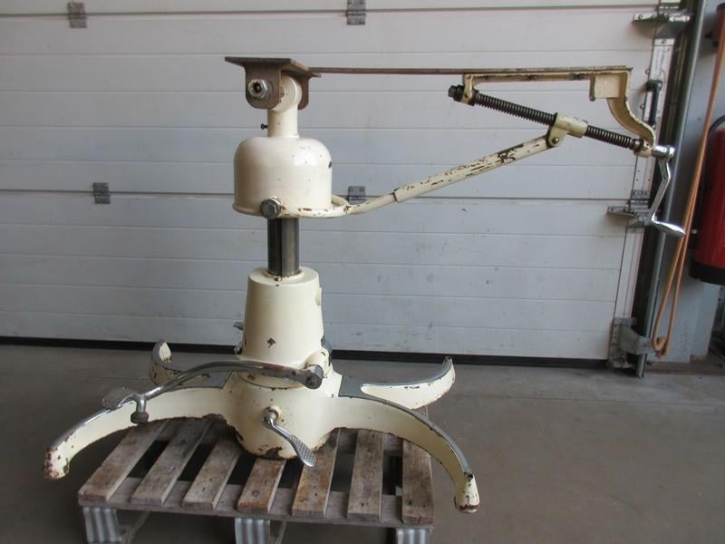 Nostalgische poot, hydraulisch voor stoel of tafel, Ophalen