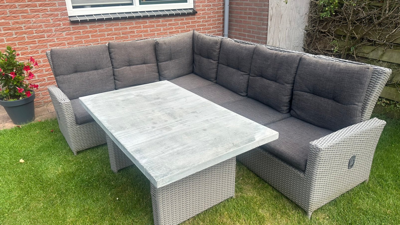Gratis op te halen: loungeset inclusief kussens!, Ophalen, Kunststof, Gebruikt, 6 zitplaatsen