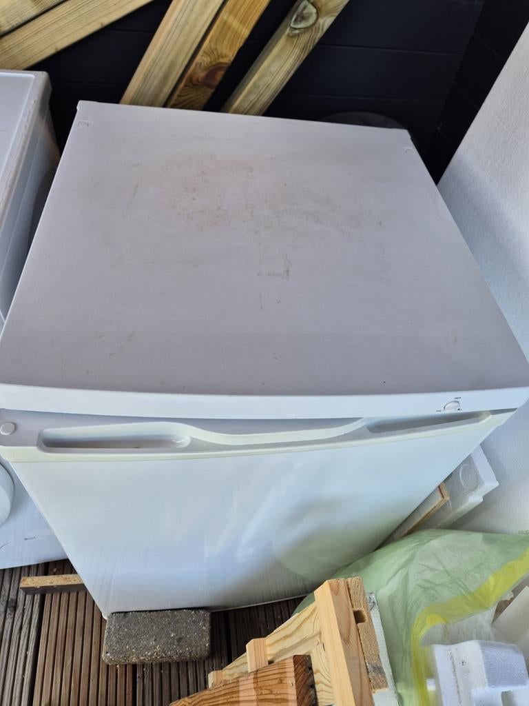 Vriezer, Witgoed en Apparatuur, Vriezers en Diepvrieskisten, Ophalen, Minder dan 60 cm, Minder dan 85 cm