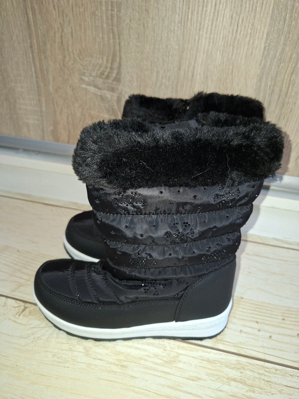 Nieuwe zwarte Snowboots met Bont - Maat 34, Ophalen of Verzenden, Nieuw, Meisje