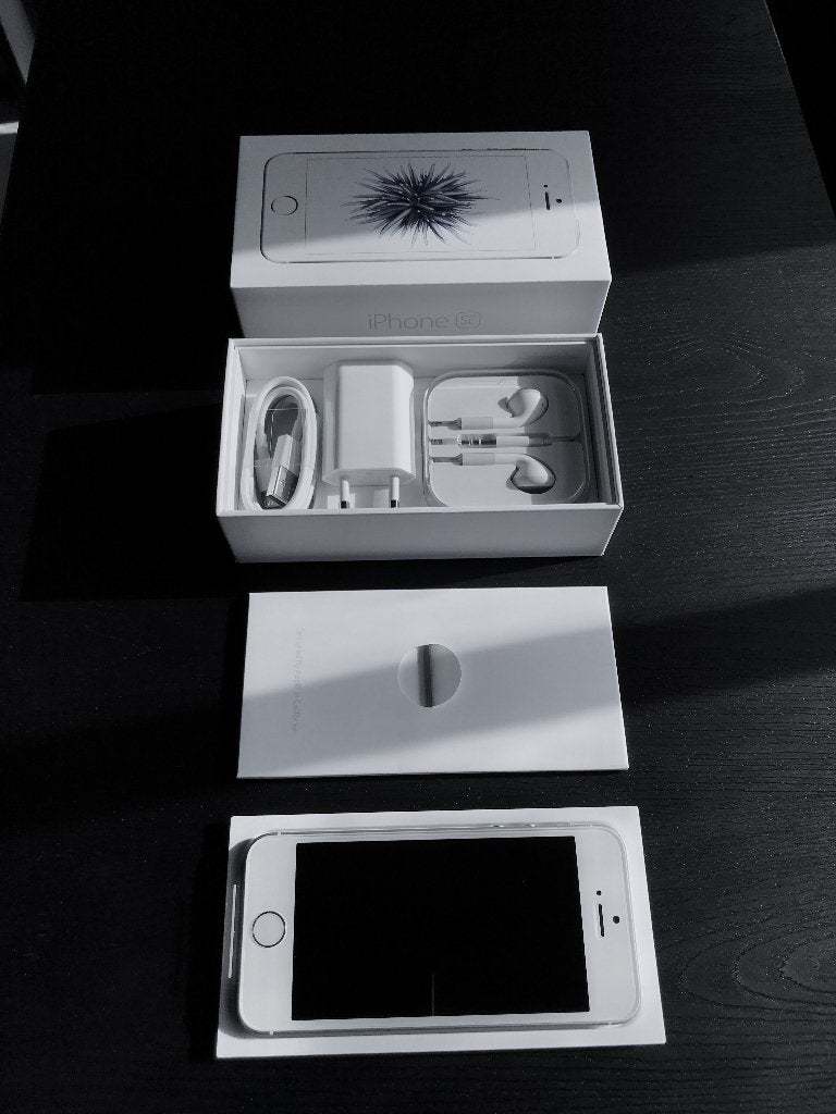 iPhone SE. 2016. 16 GB. Wit. Nieuwe accu. Ongeactiveerd., Telecommunicatie, Mobiele telefoons | Apple iPhone, 16 GB, Wit, IPhone SE (2016)
