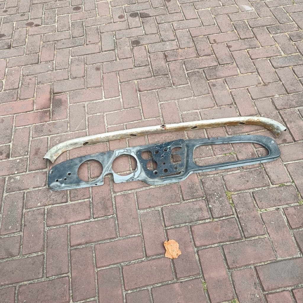 Triumph tr3 dashboard en bovenlijst, Ophalen, Gereviseerd, Triumph, Bumper
