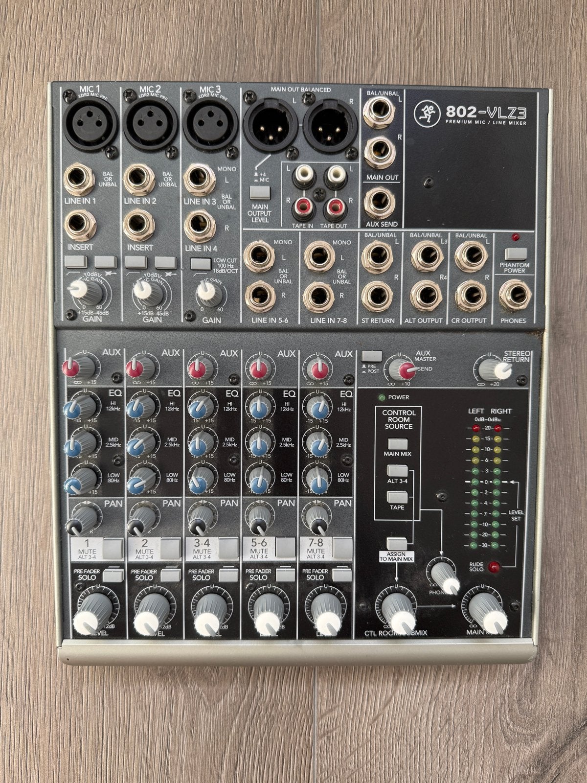Mackie 802-VLZ3 Premium Mic/Line Mixer, Muziek en Instrumenten, Ophalen, Gebruikt, 5 tot 10 kanalen, Microfooningang