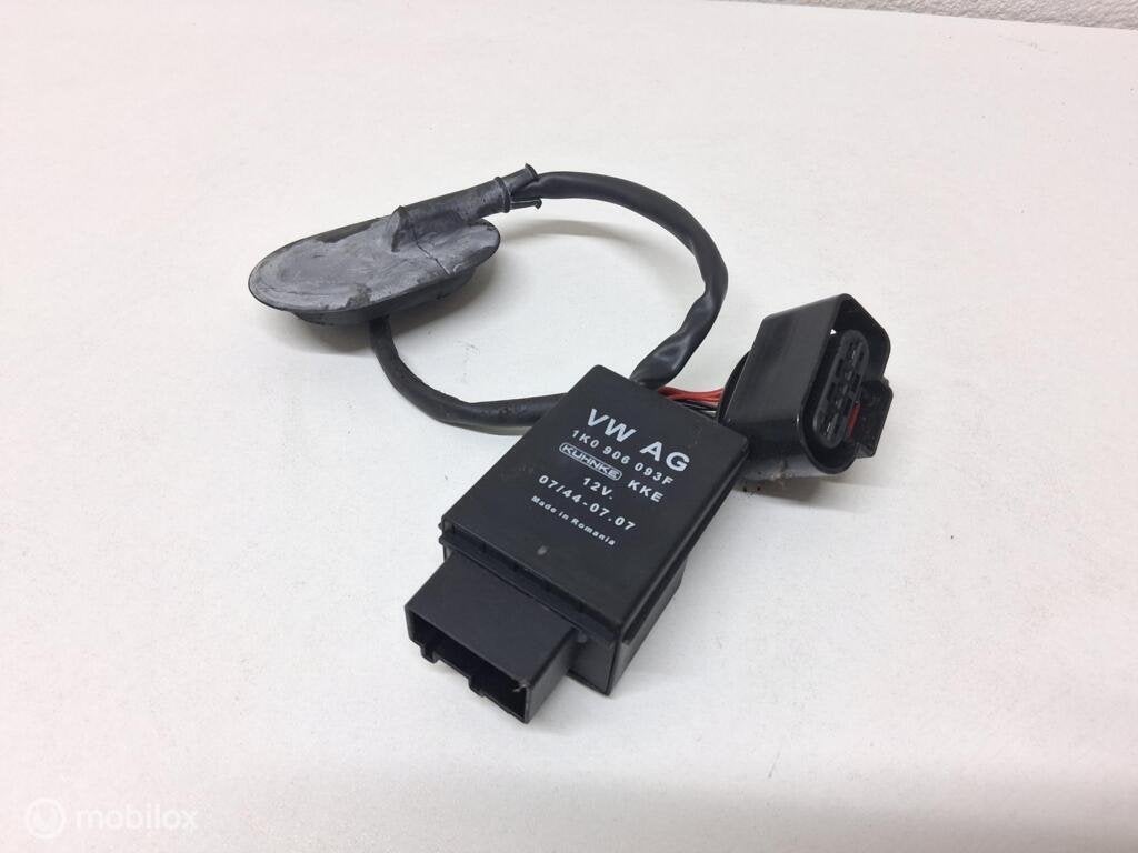 Brandstofpomp relais Vw Golf V 1.4 TSI ('03-'08) 1K0906093F, Gebruikt, Volkswagen, Ophalen of Verzenden, Volkswagen