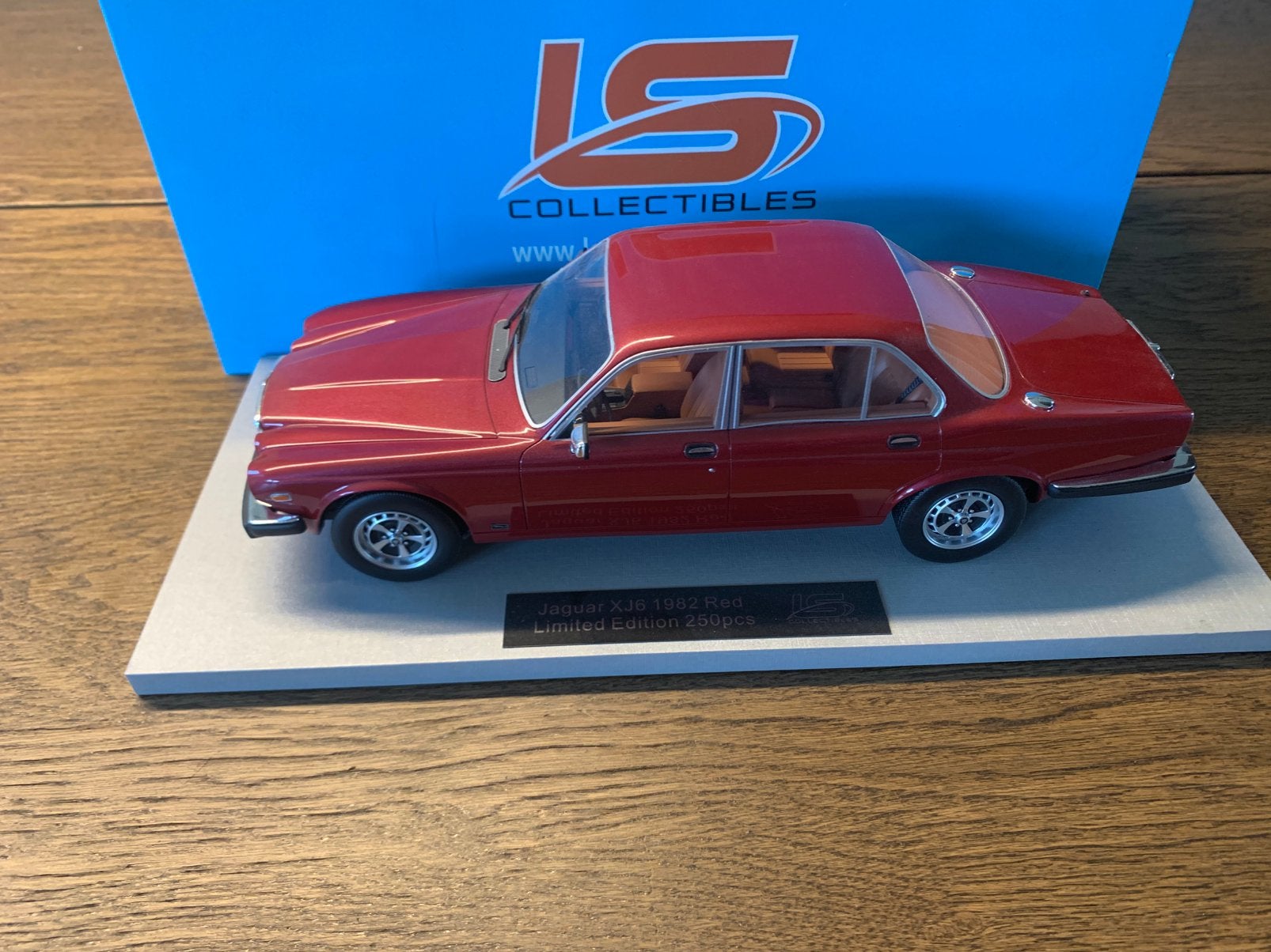 LS collectibles Jaguar XJ 6 1/18, Hobby en Vrije tijd, Ophalen of Verzenden, Nieuw, Auto, Overige merken