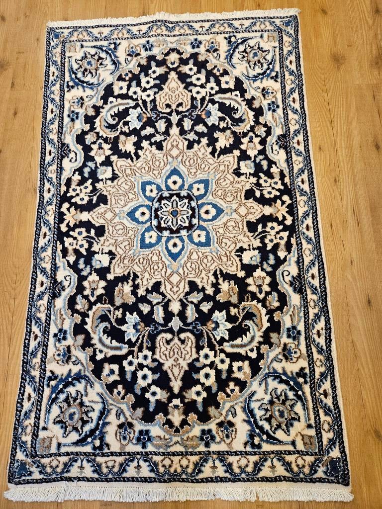 Handgeknoopt perzisch tapijt nain 135x86, 100 tot 150 cm, Perzisch, Vof Slats Antiek, Rechthoekig