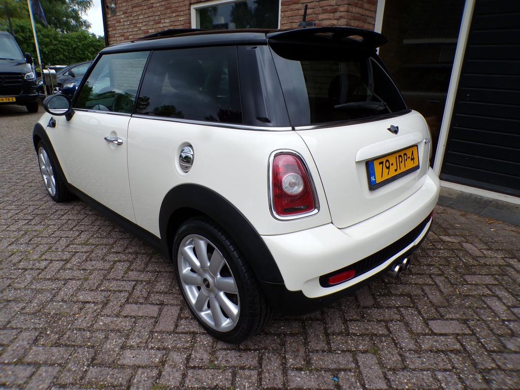 Mini Mini 1.6 Cooper S Leder / Navi / Panoramadak, Auto's, Voorwielaandrijving, Gebruikt, 4 cilinders, 4 stoelen
