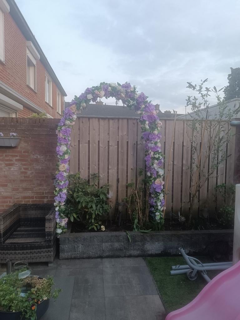 Bloemenboog voor bruiloft, jubileum of feest tekoop, Ophalen