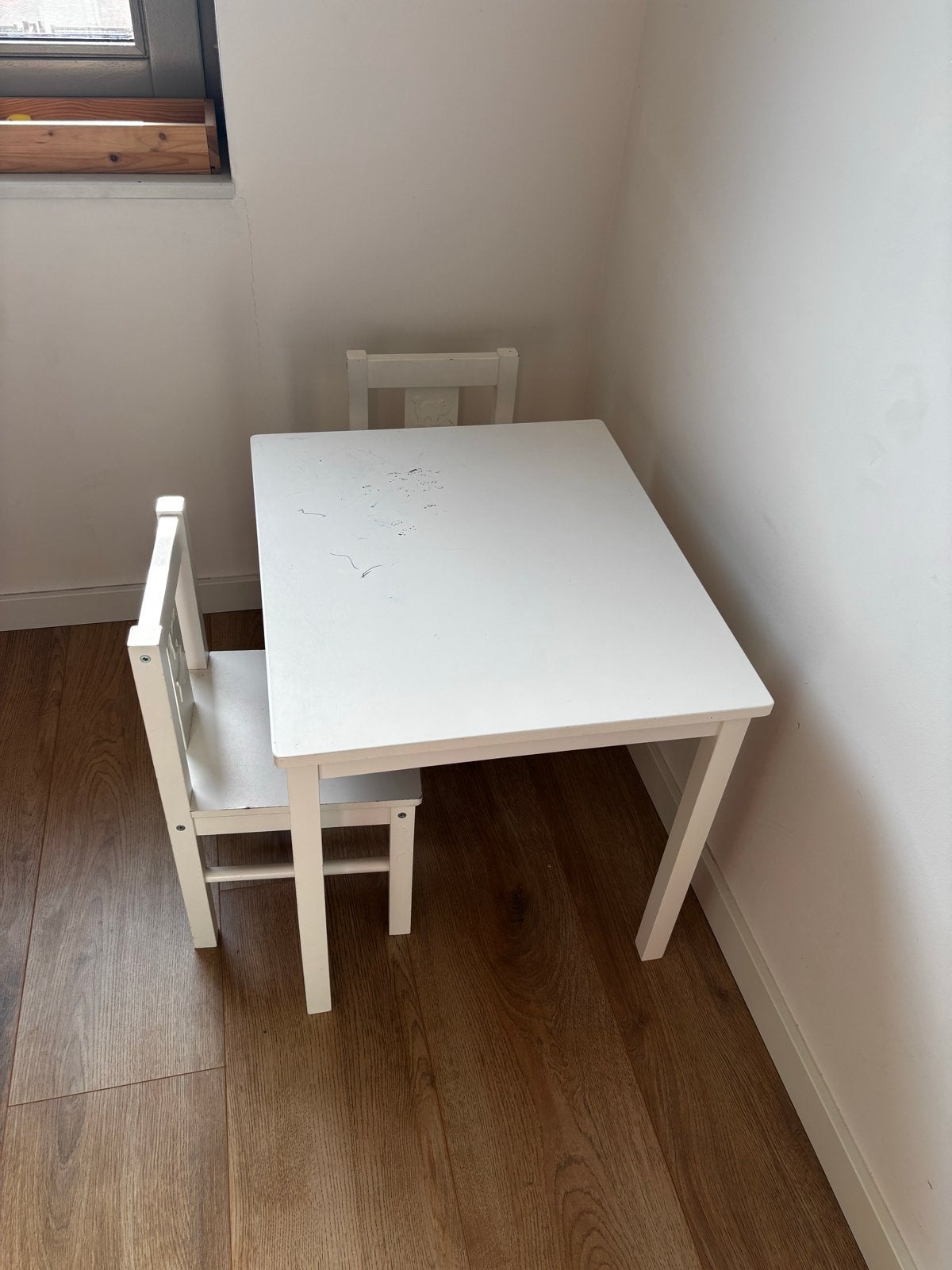 Witte kinder tafel met twee stoeltjes, Ophalen, Gebruikt, Tafel(s) en Stoel(en)
