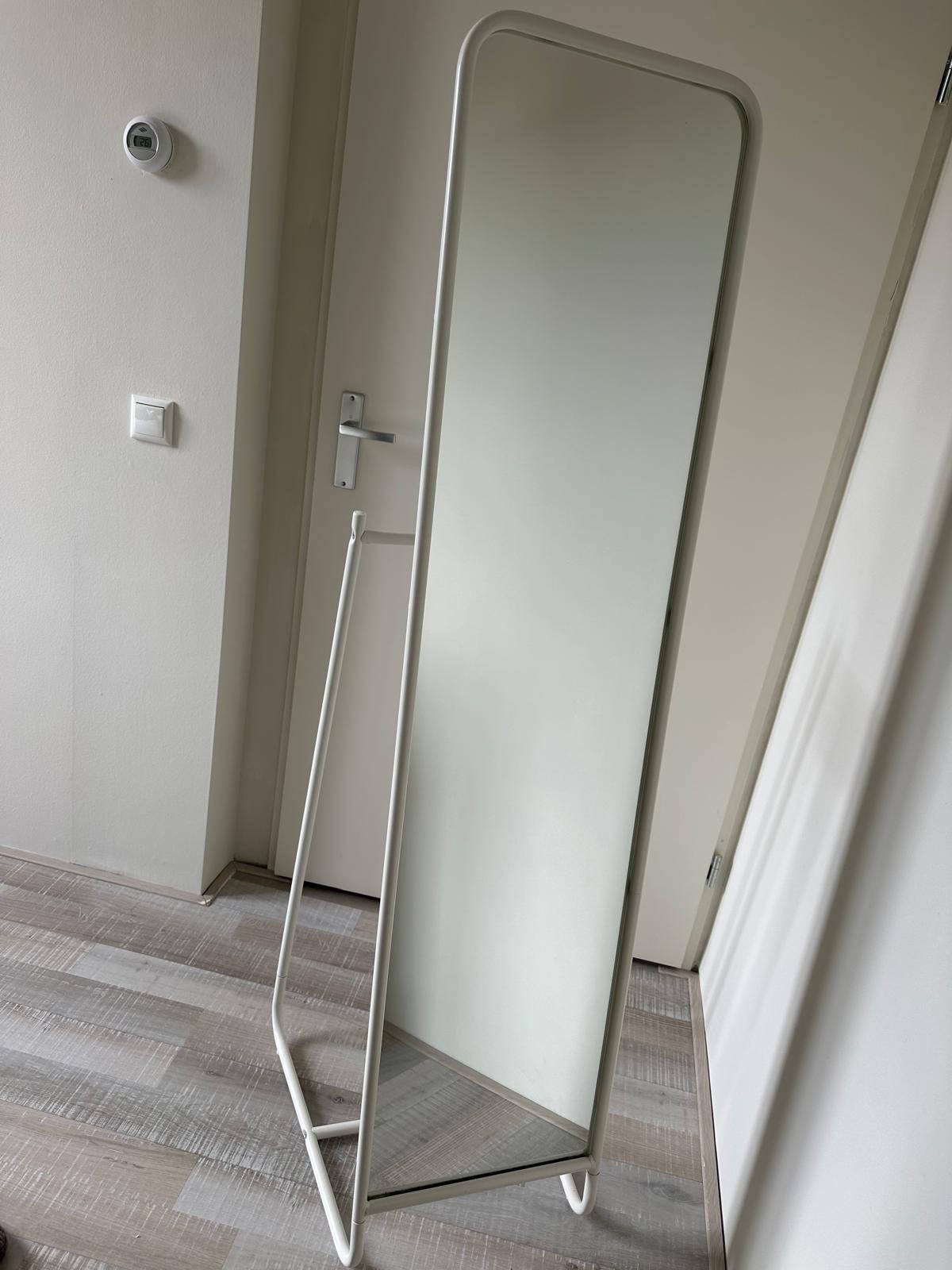 Witte passpiegel met kledingrek, Huis en Inrichting, Ophalen, Minder dan 50 cm, 200 cm of meer, Zo goed als nieuw