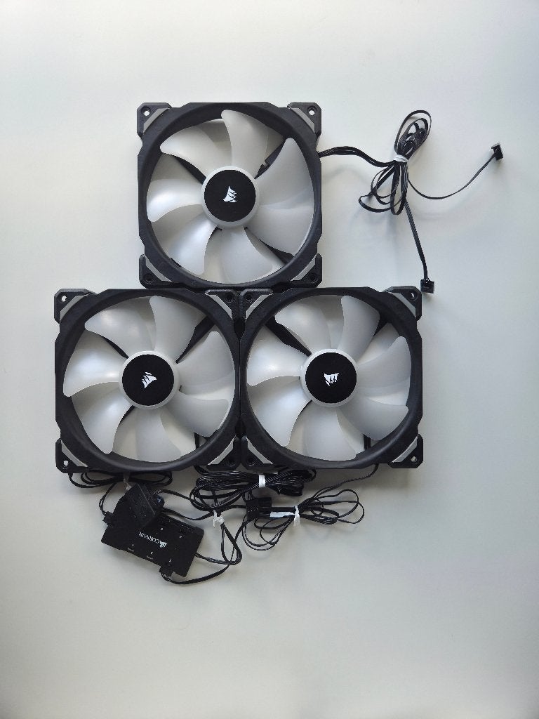 3x Corsair ML140 PRO RGB 140mm case fans + Lighting Node PRO, Computers en Software, Computerkoelers, Ophalen of Verzenden, Zo goed als nieuw