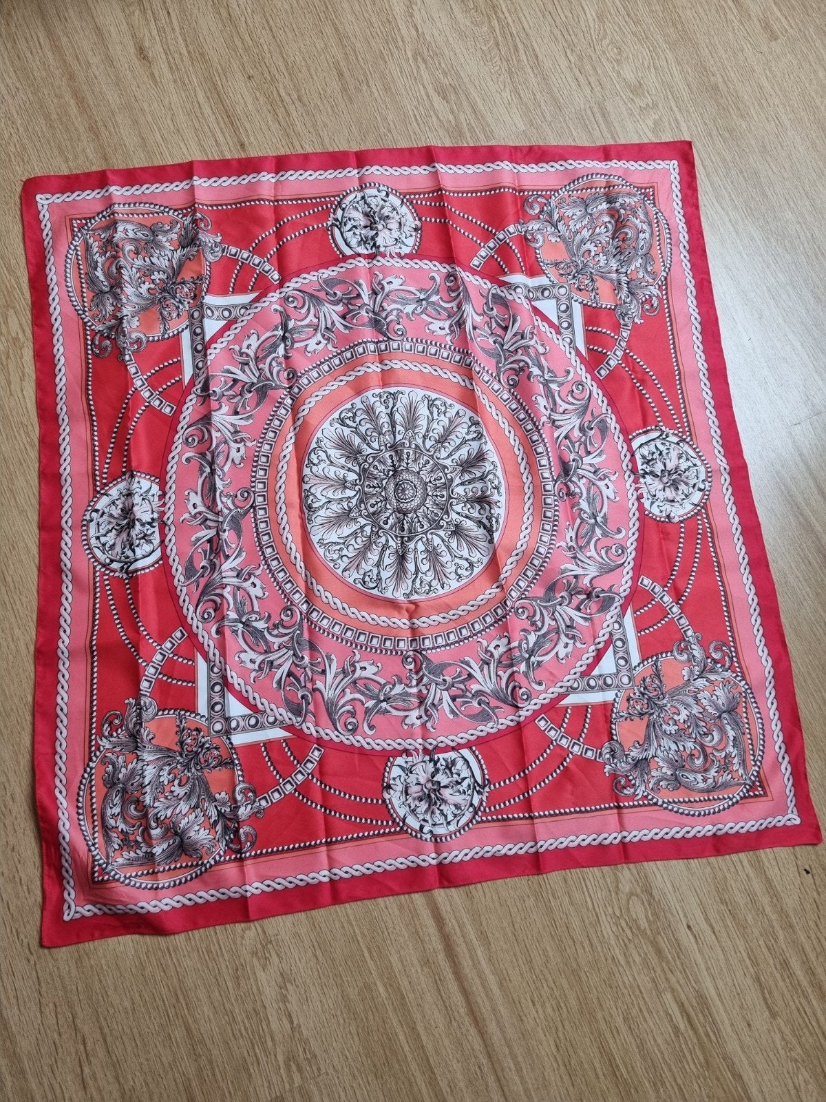 Diverse sjaals en sjaaltjes (neem een kijkje!), Ophalen of Verzenden, Zo goed als nieuw, Maat 46/48 (XL) of groter, Sjaal