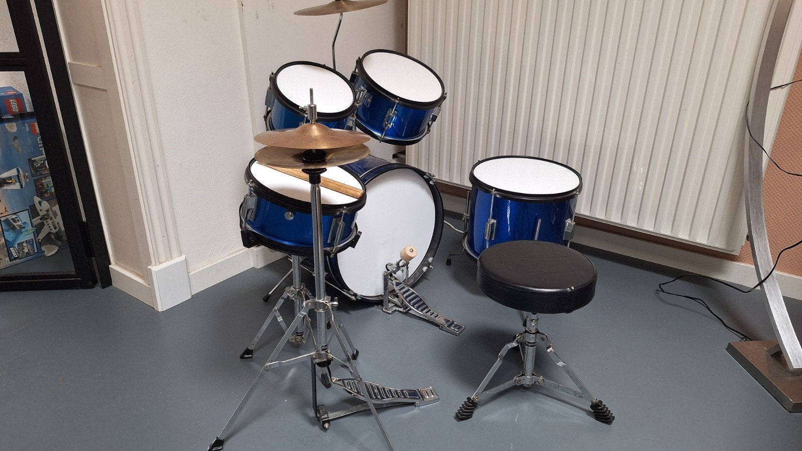 Blauwe drumstel voor kinderen/beginners met krukje en drumst, Ophalen, Gebruikt, Overige merken