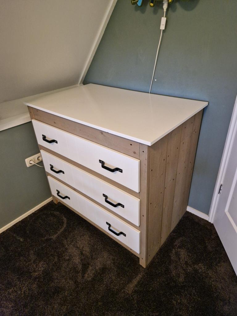 Kast en commode babykamer van stoer steigerhout, Ophalen, Gebruikt, 50 tot 70 cm, 105 cm of meer