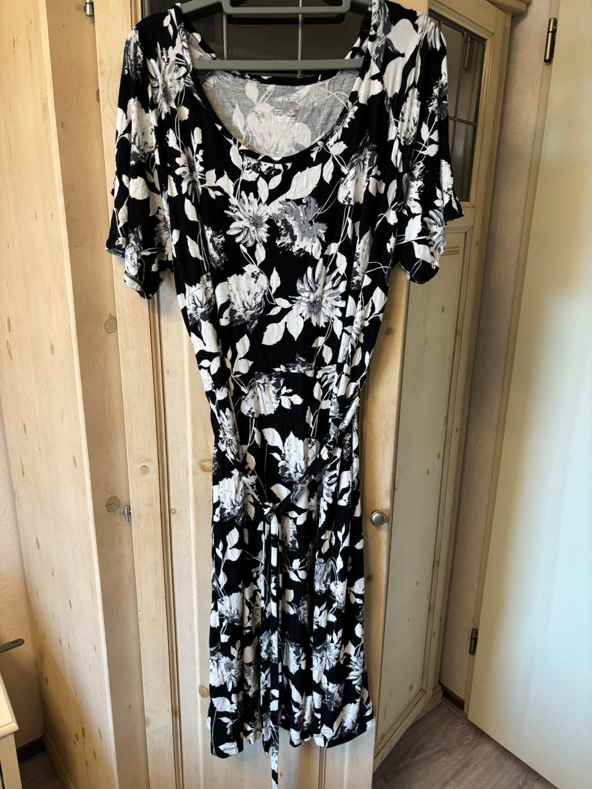 Jurkje Esmara maat XL, Kleding | Dames, Zwart, Maat 46/48 (XL) of groter, Ophalen of Verzenden, Zo goed als nieuw