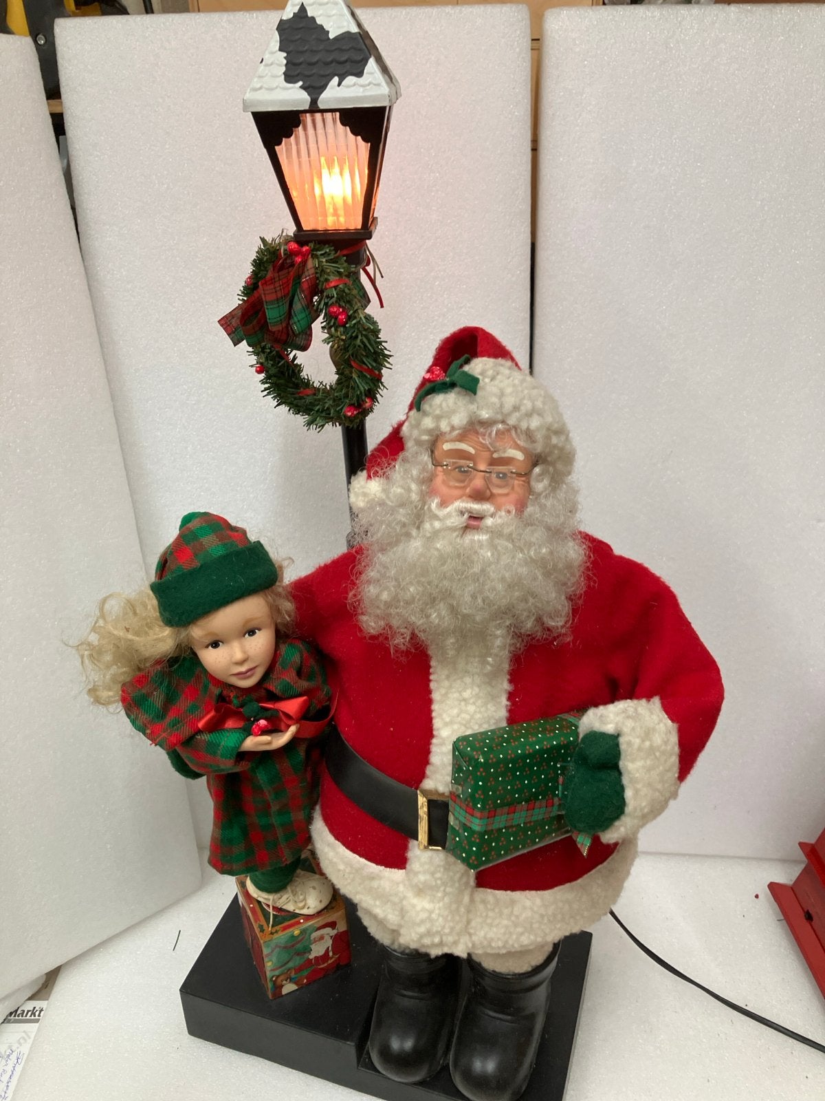 Vintage Bewegende Kerstman met Elf en verlichte lantaarnpaal, Diversen, Ophalen of Verzenden, Gebruikt