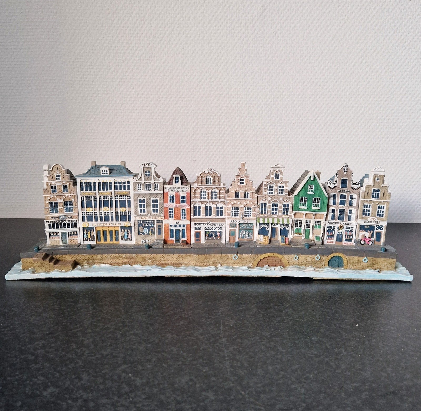 Amsterdamse grachtenpanden oude winkels aan gracht keramiek, Ophalen of Verzenden