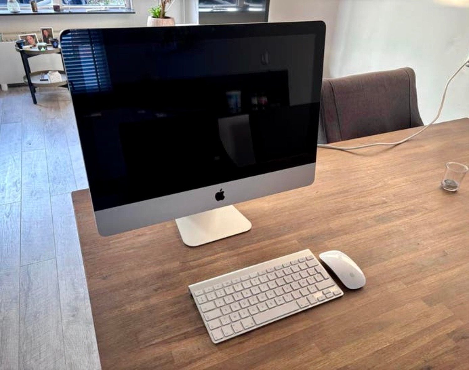 Apple iMac 21.5 inch met Azerty keyboard en Magic Mouse, Ophalen, Gebruikt, IMac, 2 tot 3 Ghz