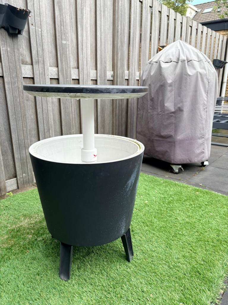 Keter Coolbar Partytafel -, Tuin en Terras, Ophalen, Gebruikt
