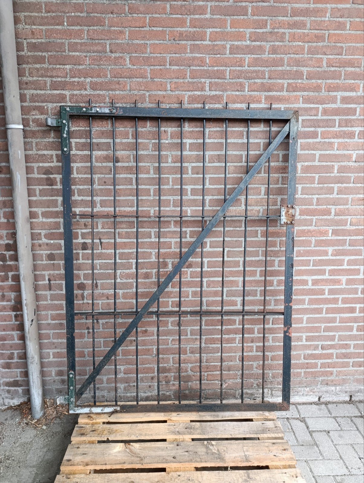 Stevig ijzeren hekwerk met poort, Ophalen, Met poort, Gebruikt, Spijlenhekwerk