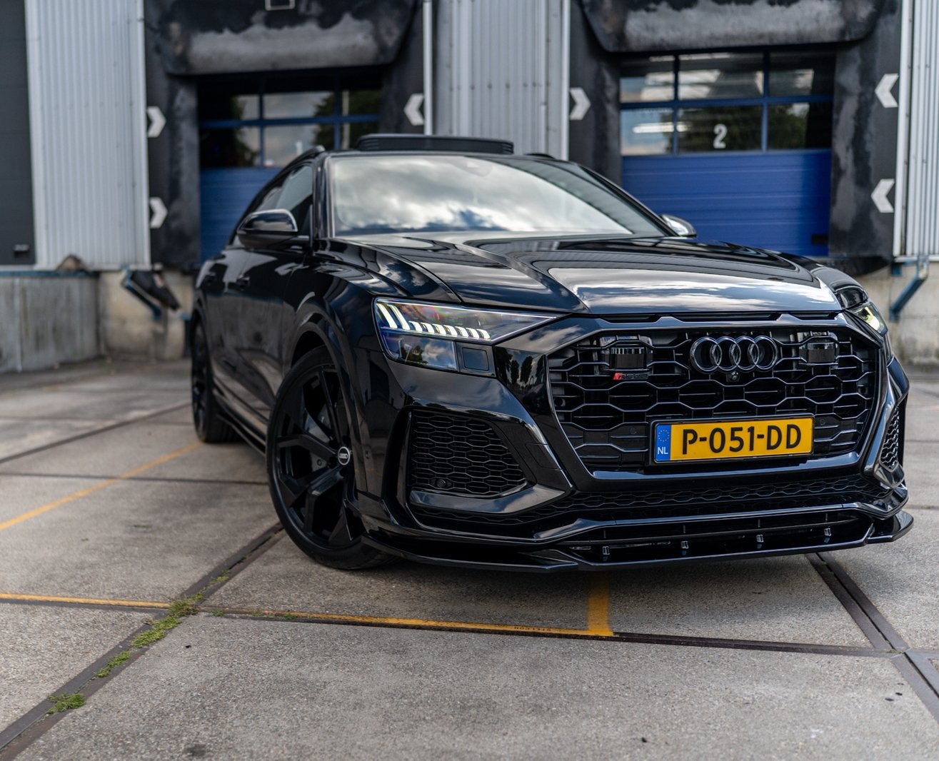 Audi Rsq8 Quattro 600PK+Massage&keramisch&nightvission&full, 3500 kg, 600 pk, Zwart, 156 €/maand
